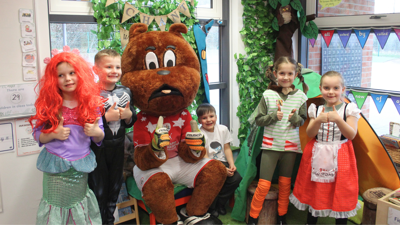 Toby Tyke meets pupils on World Book Day