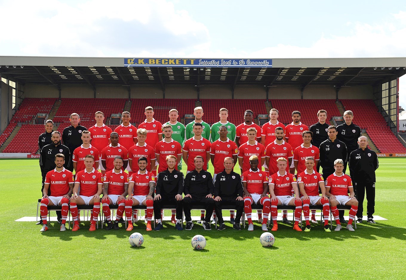 The Official 2018/19 Season Team Photo - News - Barnsley ...